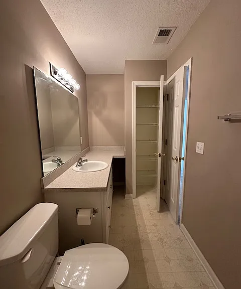 2000 Water Oak Dr #4-B — Photo 12