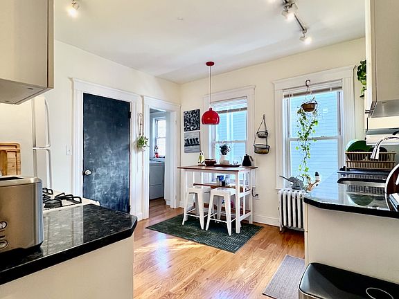 4th image of 12 Willard Ave #2