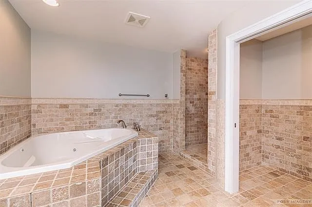 625 N Segoe Rd — Photo 7
