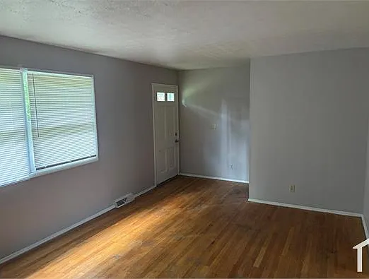 2160 Thurmont Rd — Photo 6