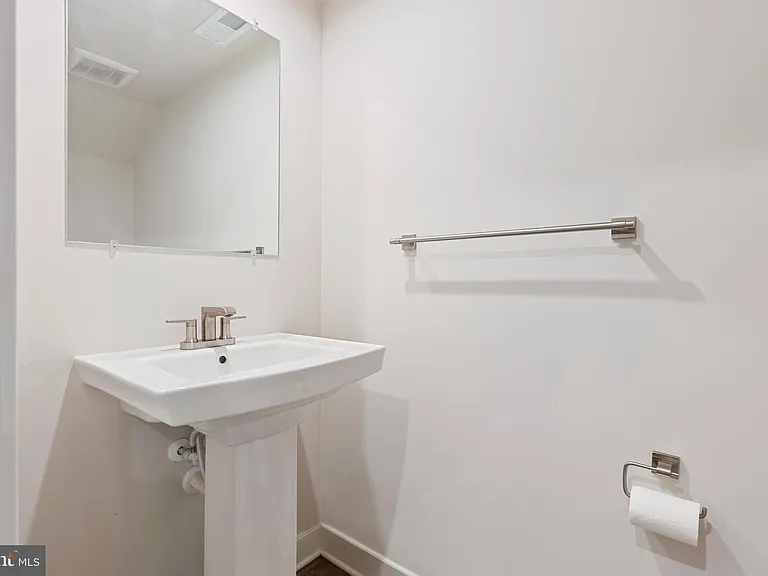 7903 Tanbridge Ln — Photo 9