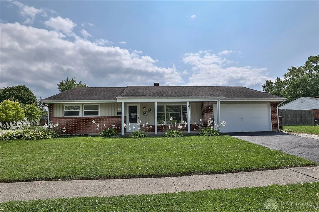 302 Oldham Way photo 1
