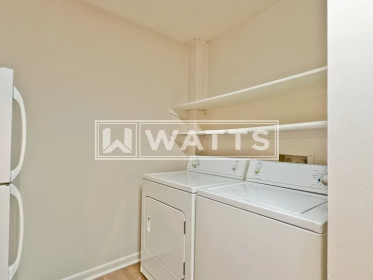 Ashley Court Apartments — Photo 11