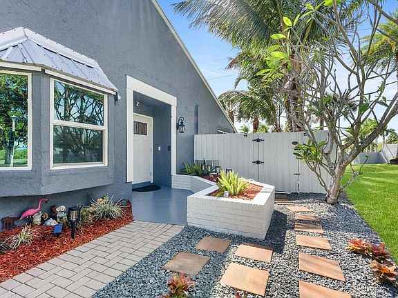 3rd image of 1 Hawthorne Lane