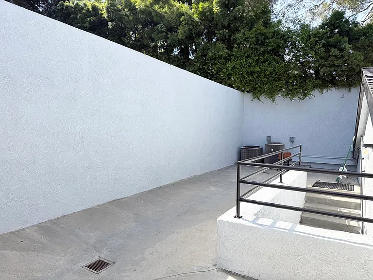 1425 Columbia Dr — Photo 17