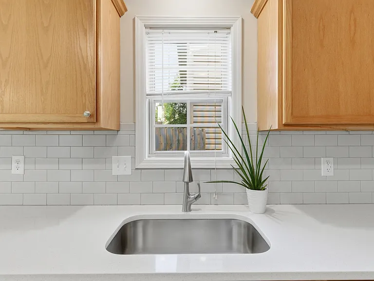 752 Rosslyns Dl — Photo 24