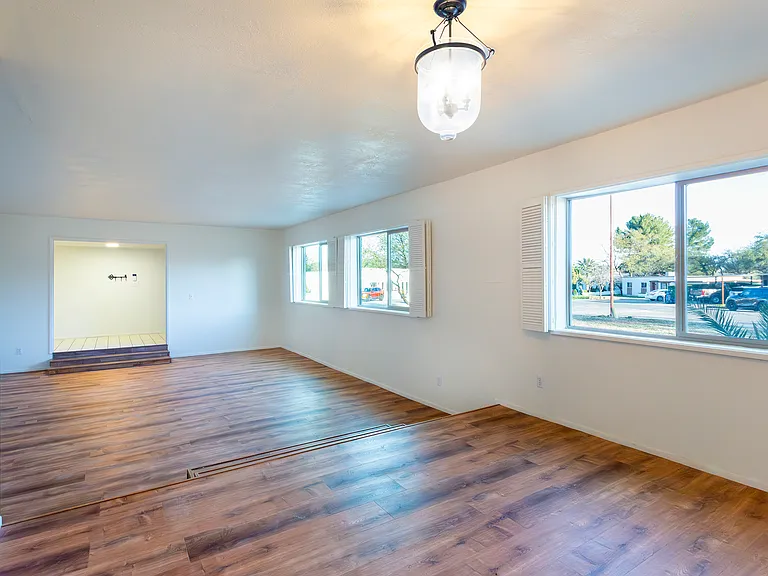 1714 W Meadow Hills Dr — Photo 9