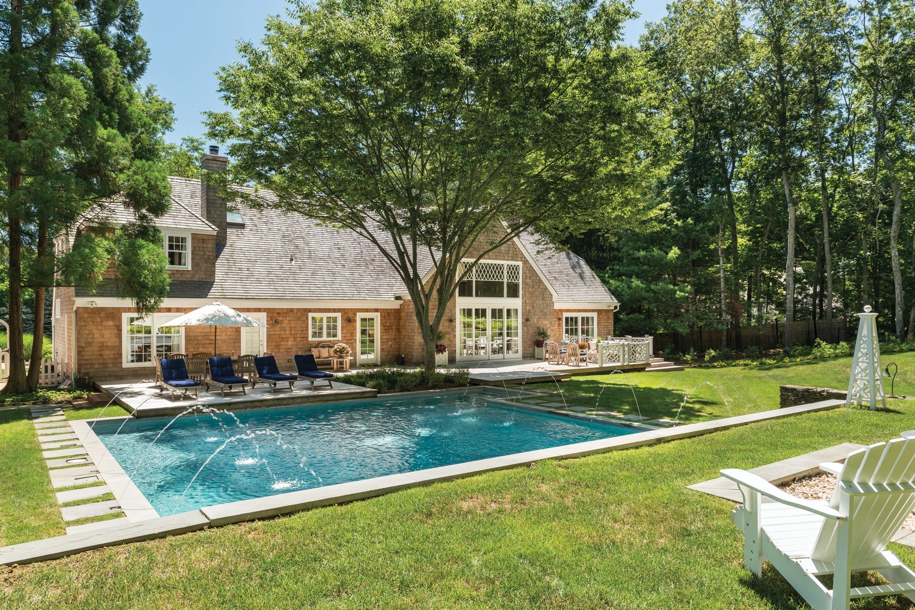 14 Old Orchard Ln in East Hampton Out East