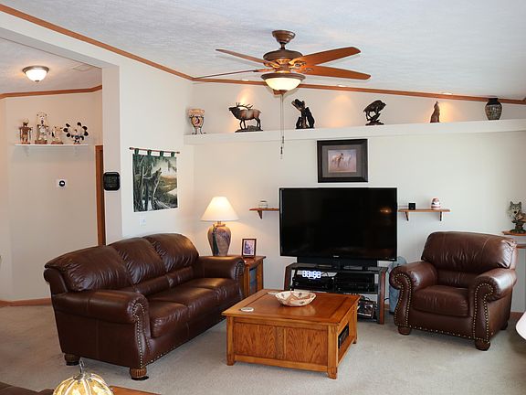 5th image of 77 John Ln