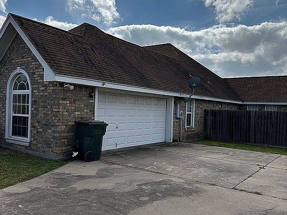 3rd image of 343 Brenda Ln