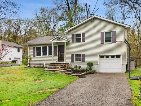 24 Ridge Road, Cortlandt Manor, NY 10567