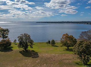 1163 Sasco Hill Rd, Fairfield, CT 06824