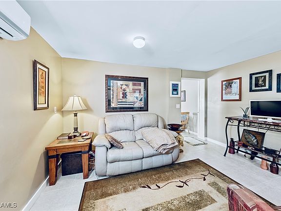 5th image of 217 Crescent Lake Dr