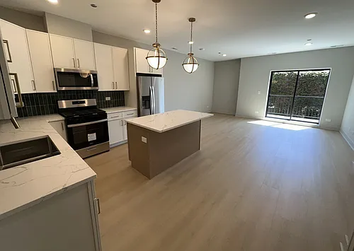 4102 N Sheridan Rd #303 Photo 1