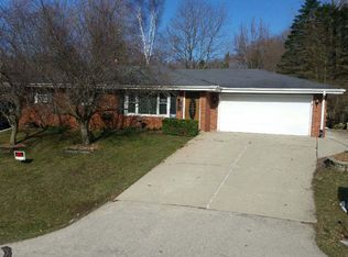 530 Oak Ter, Slinger, WI 53086