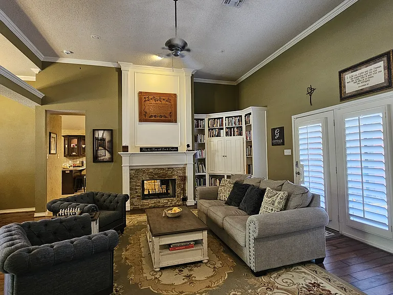 10306 York Ave — Photo 17