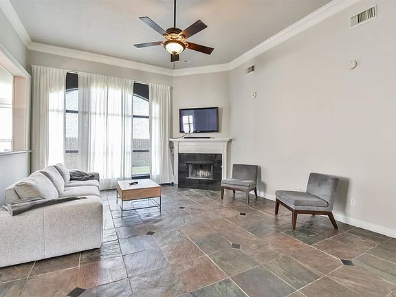 4th image of 913 Park Green Dr