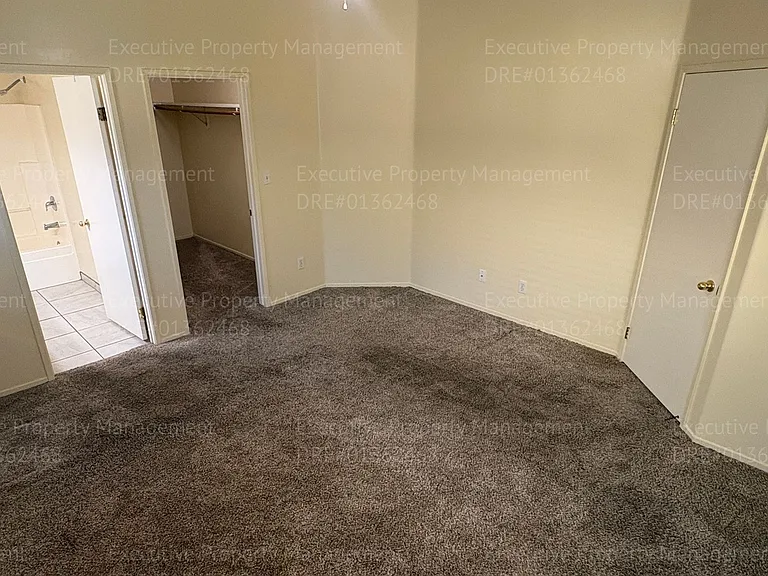 524 Sunset Meadow Ln — Photo 18