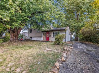 2892 Whitlow Rd, Columbus, OH 43232