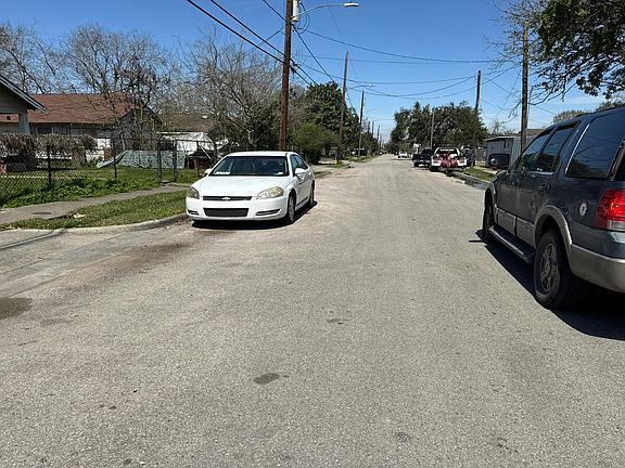 5th image of 2610 Bringhurst St