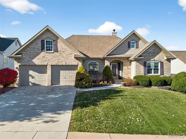 1355 Norwood Hills Dr, O'Fallon, MO 63366