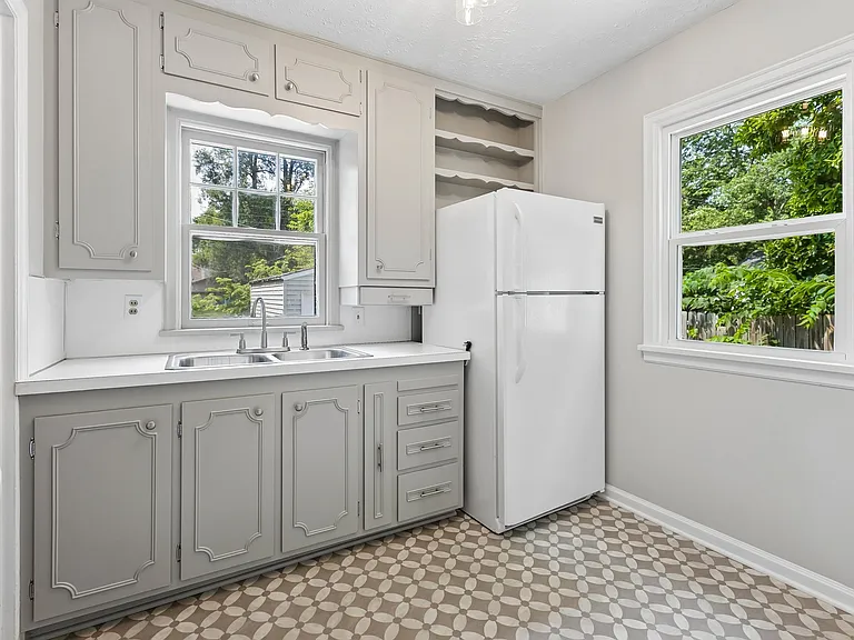 2602 Madison St — Photo 14