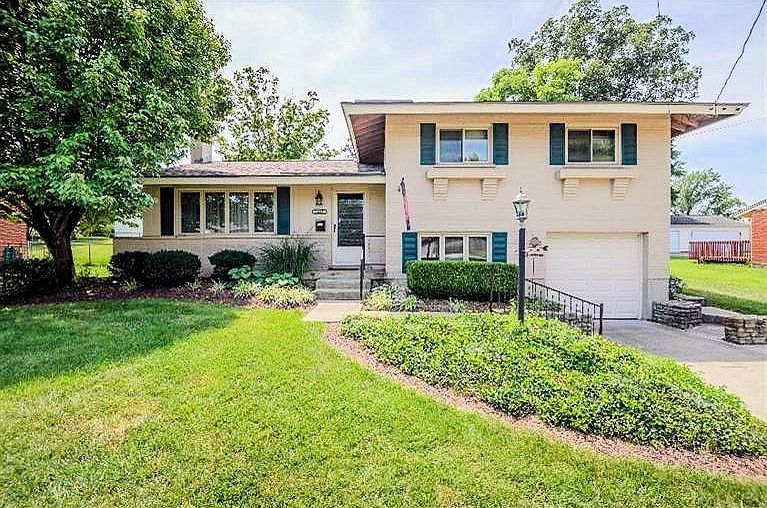 1st image of 3865 Larchview Dr