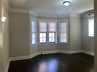 215 W Quincy St #2, Riverside, IL 60546