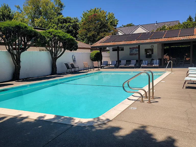 345 Las Casitas Ct — Photo 11
