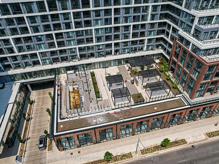 858 Dupont St #304 — Photo 4