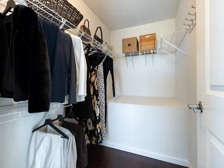 6180 N Pointe Dr — Photo 25