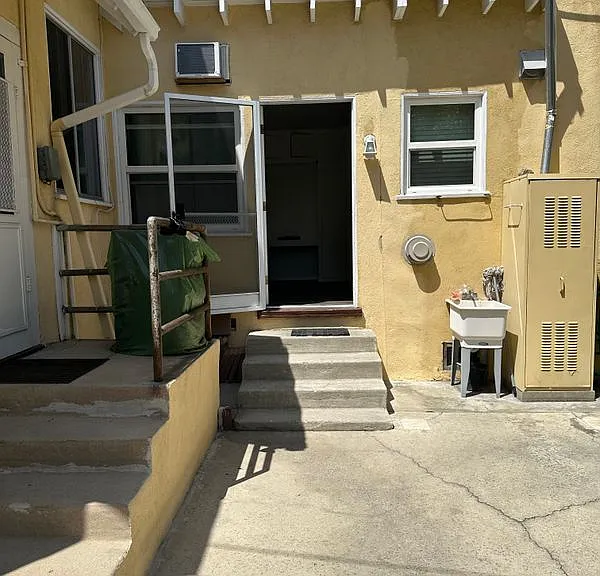 314 S Pine St #1/2 — Photo 4