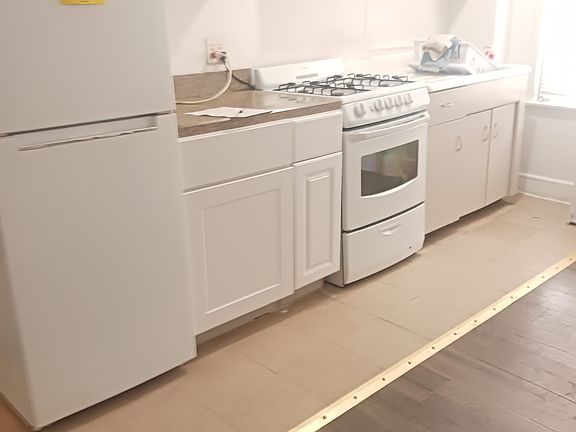 4th image of 1247 W Westmoreland St Floor 3
