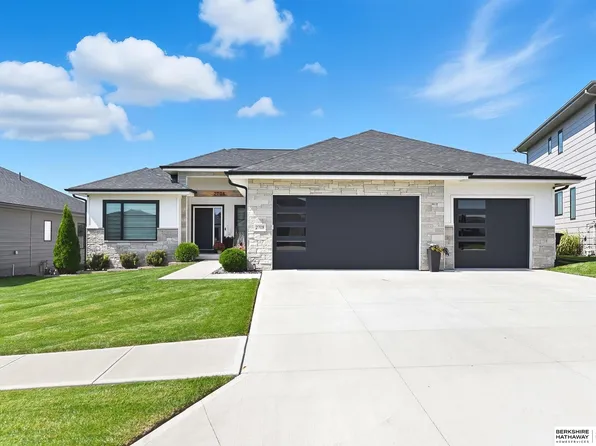 2708 N 186th St, Elkhorn, NE 68022