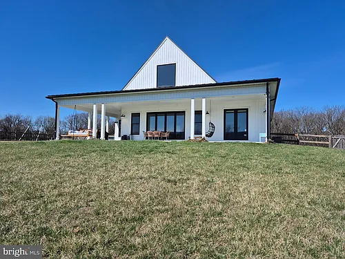 330 Majestic Ln Photo 1