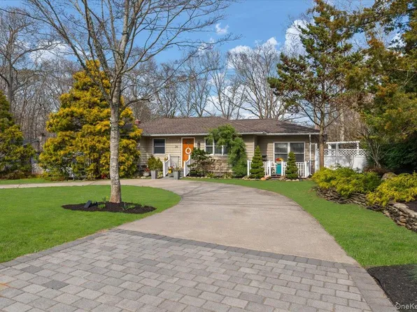 26 Bittersweet Avenue, Hampton Bays, NY 11946