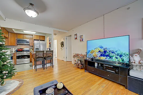 Sold by Landmarc Group | media 2