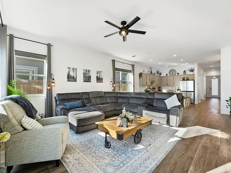 2539 Umpqua Ct — Photo 8