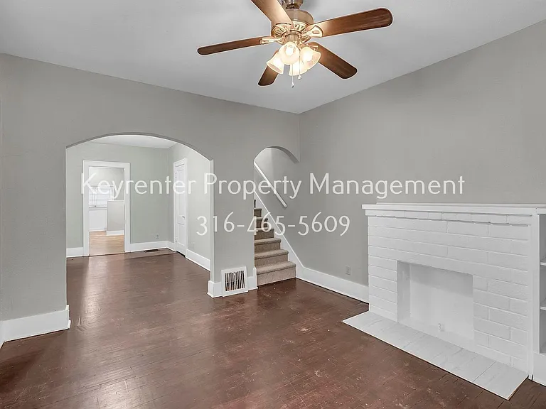 144 S Green St — Photo 6