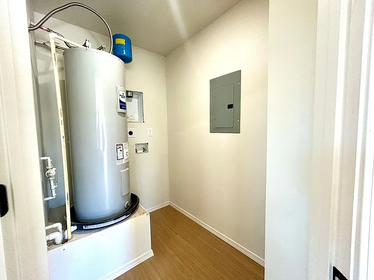 2604 N Center Street — Photo 15