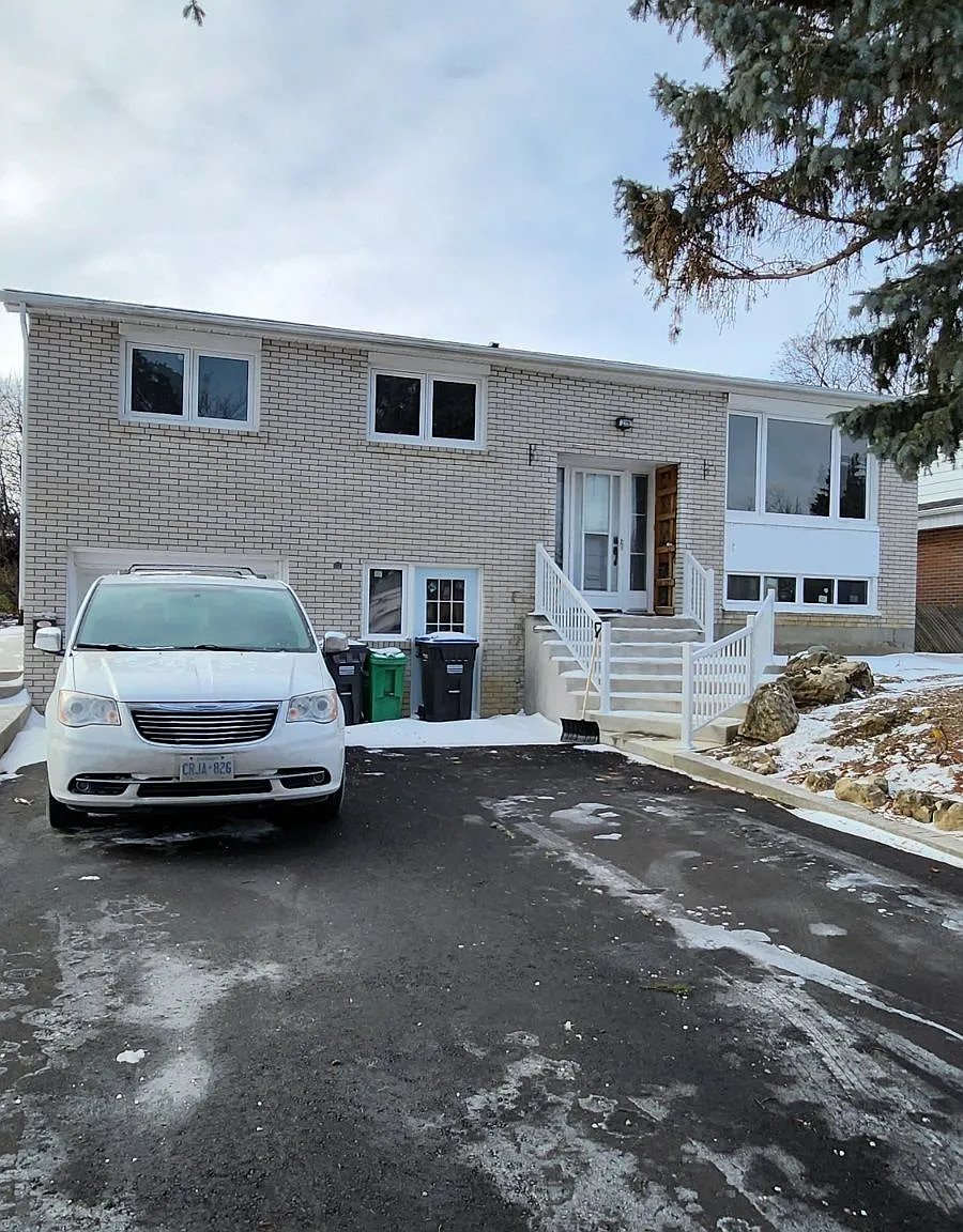 3 bed, $2,950 — Photo 1