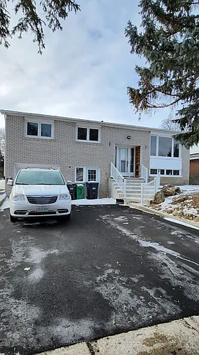 219 McMurchy Ave S #MAIN Photo 1