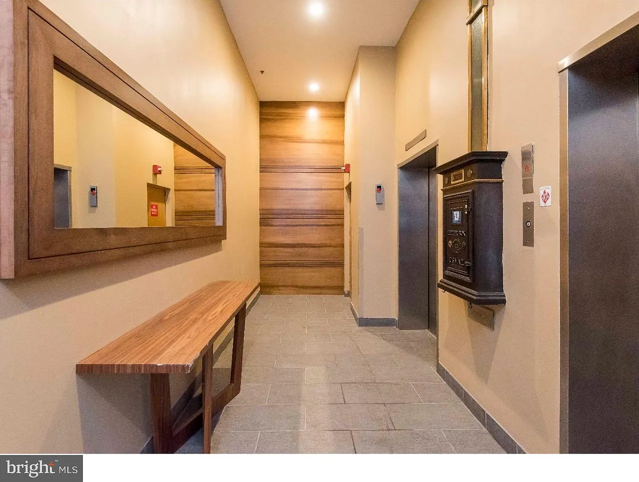 2 bed, 2.0 bath, 1026 sqft, $2,605 — Photo 4