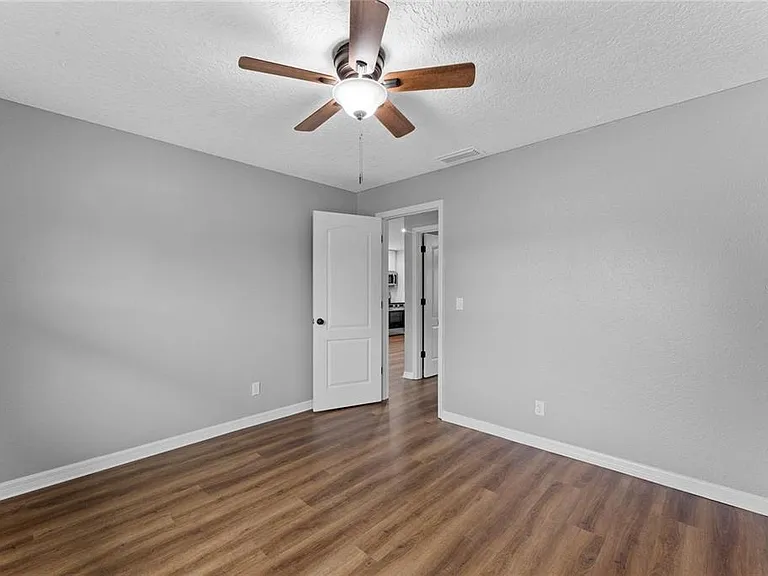 2441 S Mills Ave — Photo 9