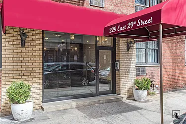 Rented by Barkoff Residential 