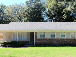 1077 Dearing Rd, Memphis, TN 38117