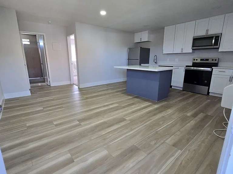 1509 E Harmon Ave — Photo 10