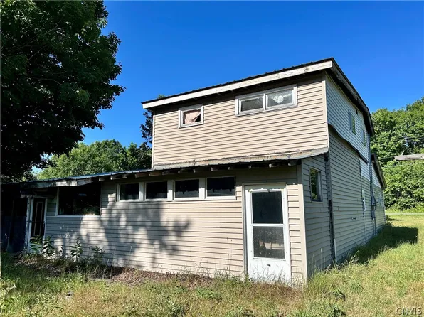 915 County Route 48, Pulaski, NY 13142