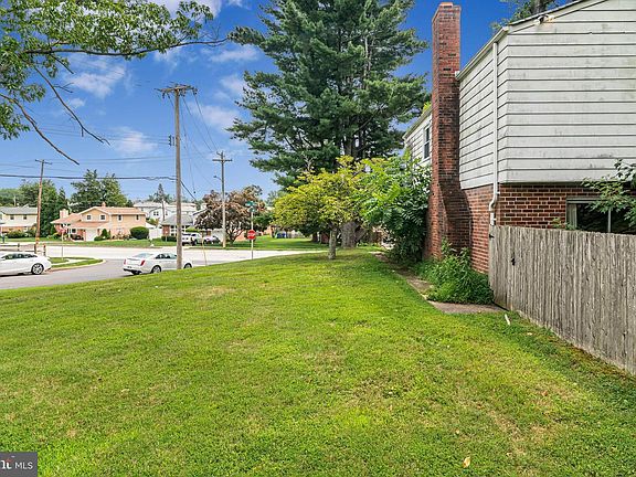 3rd image of 9096 Pine Rd