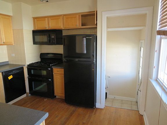5th image of 10136 Pelham St